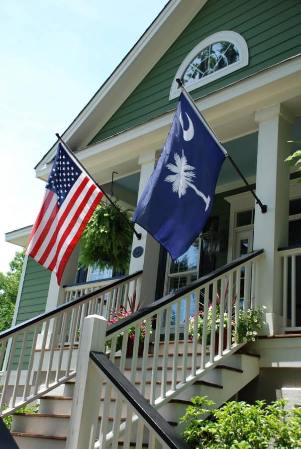 How To Put American Flag On Wall